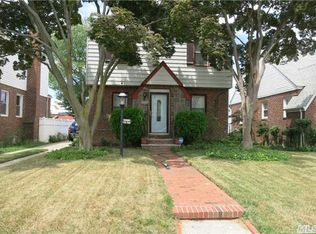 11568 228th St, Cambria Heights, NY 11411