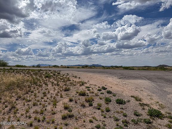 5th image of 1369 S Cattlemans Loop #181