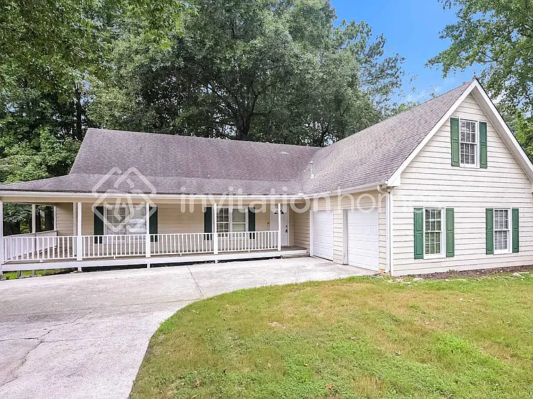 2355 Huntington Dr — Photo 1