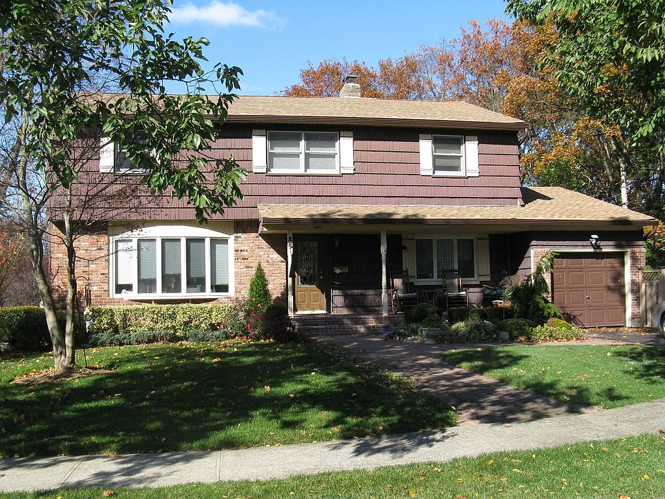 1st image of 15 Elm Dr