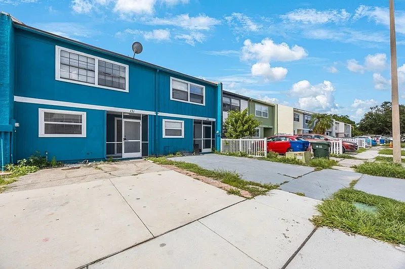 2 bed, 1.5 bath, 1048 sqft, $1,800 — Photo 2