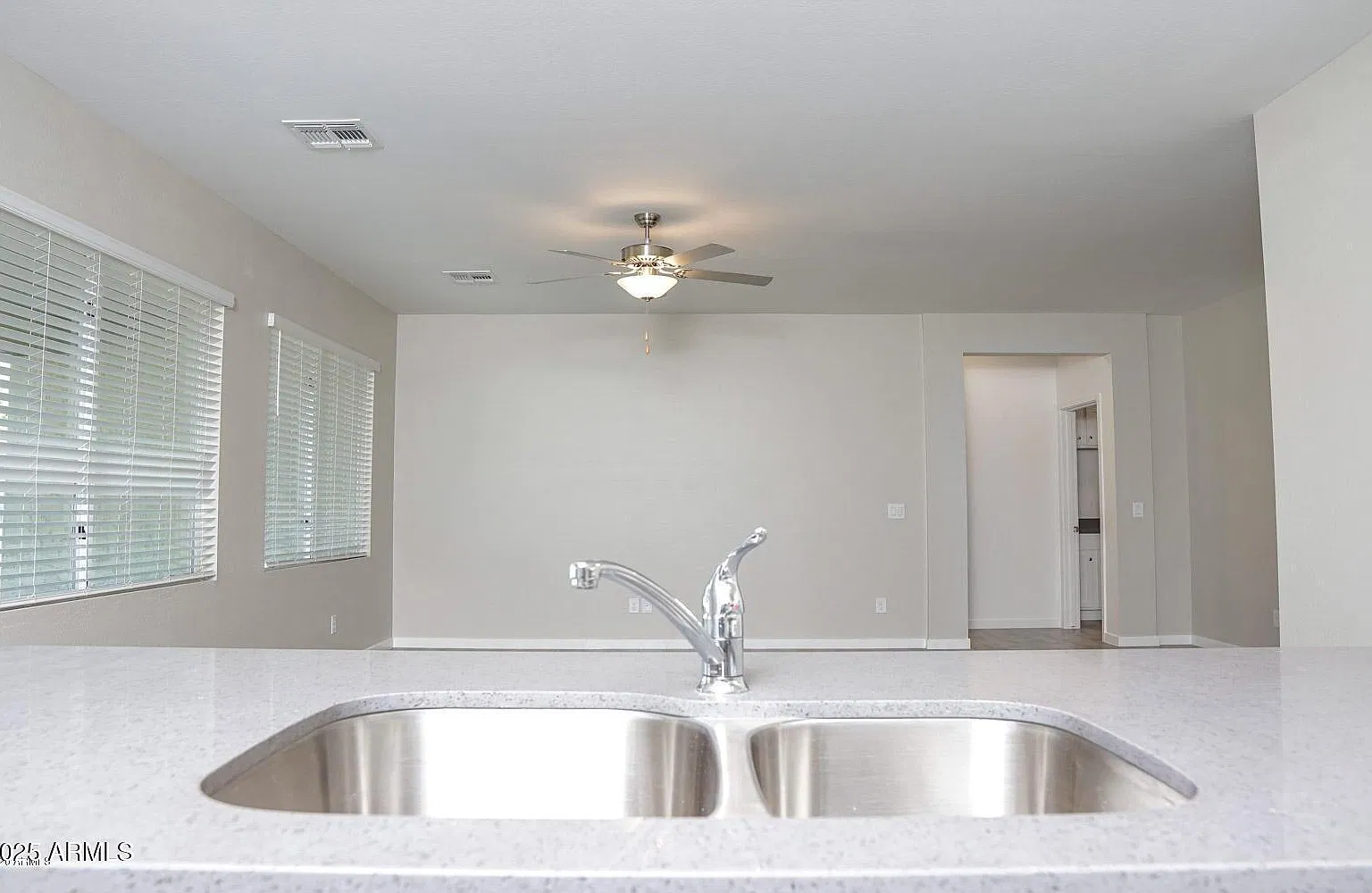 4 bed, 2.0 bath, 2010 sqft, $2,200 — Photo 4