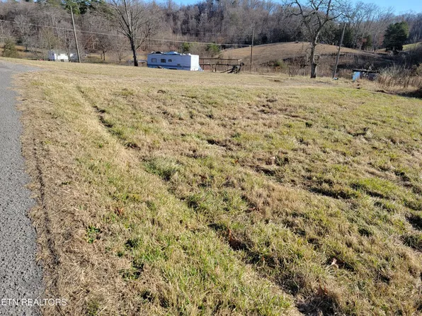 8404 McCubbins Ln, Knoxville, TN 37924