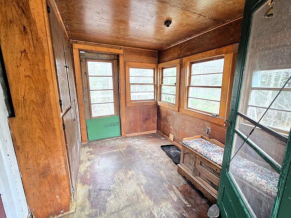 4th image of 647 Albion Road