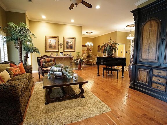 4th image of 4907 Canterbury Dr