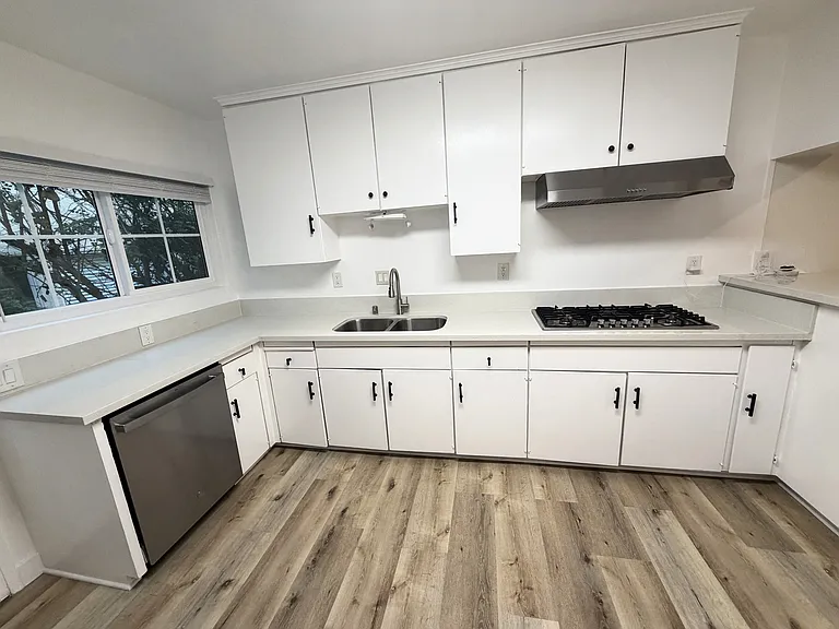 1452 Berkeley St #1 — Photo 9