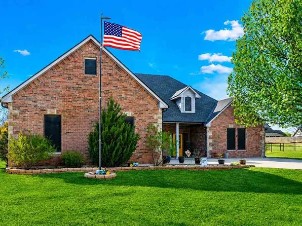 282 NE Road Runner Dr, Fletcher, OK 73541