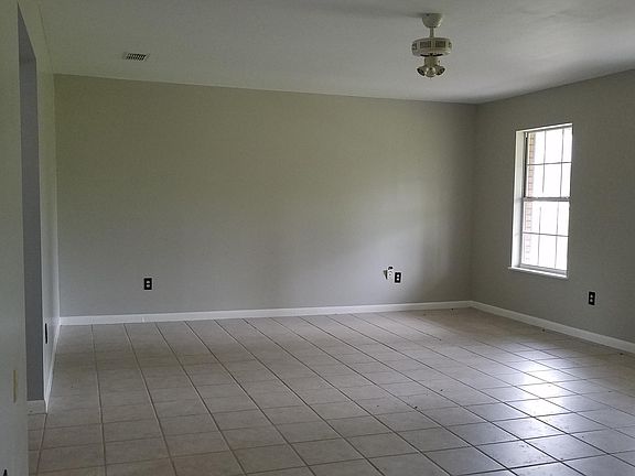 5th image of 5203 Woodgate Way