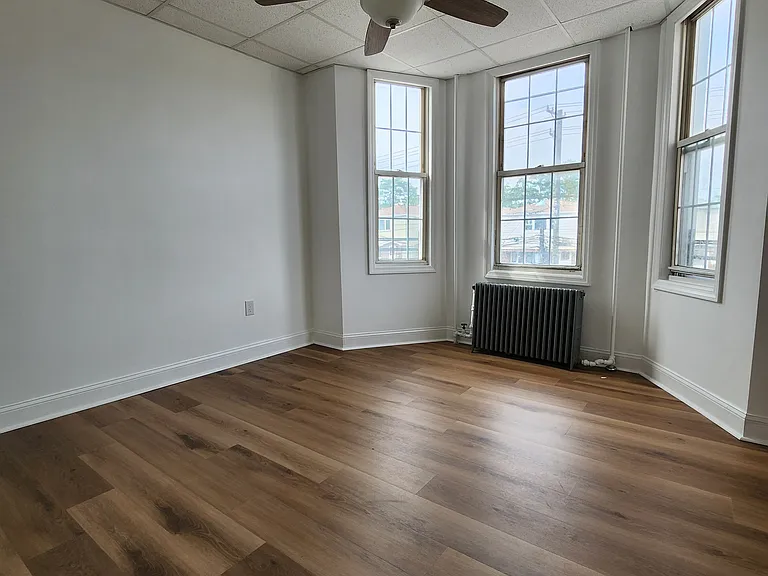 74 W 7th St #2 — Photo 5