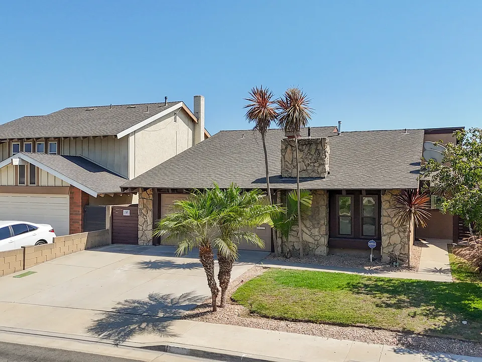 8081 Lancashire Cir