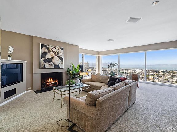 5th image of 2128 Vallejo St APT 1