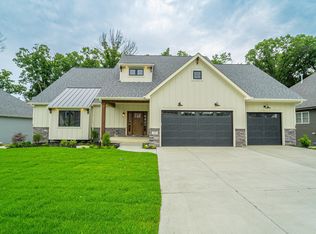161 N Winterberry Dr, Valparaiso, IN