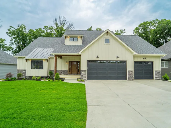 161 N Winterberry Dr, Valparaiso, IN 46385