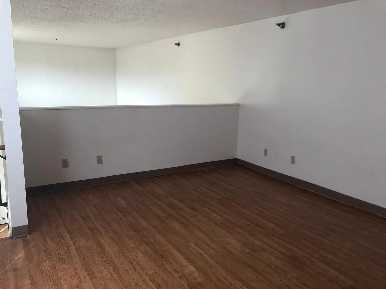 320 E Burlington St — Photo 4