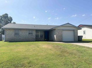 111 NE English St, Lawton, OK 73507