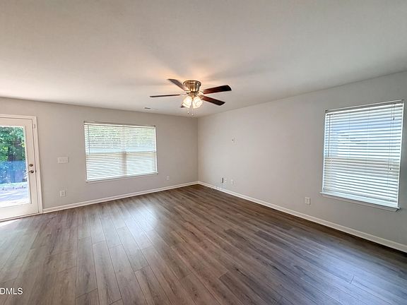 3rd image of 4716 Queen Pierrette St