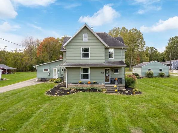 202 Church St W, East Canton, OH 44730