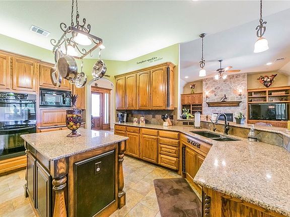 5th image of 7101 Hinton Dr