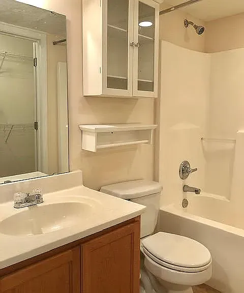 51 Port Robert Dr #B — Photo 14