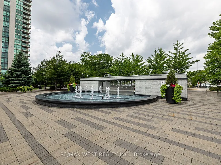215 Sherway Gardens Rd #212 — Photo 37