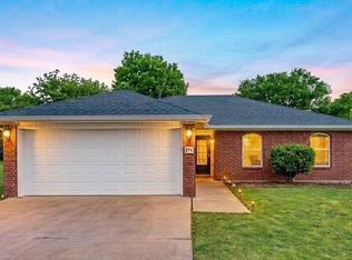 871 Bliss St, Centerton, AR 72719