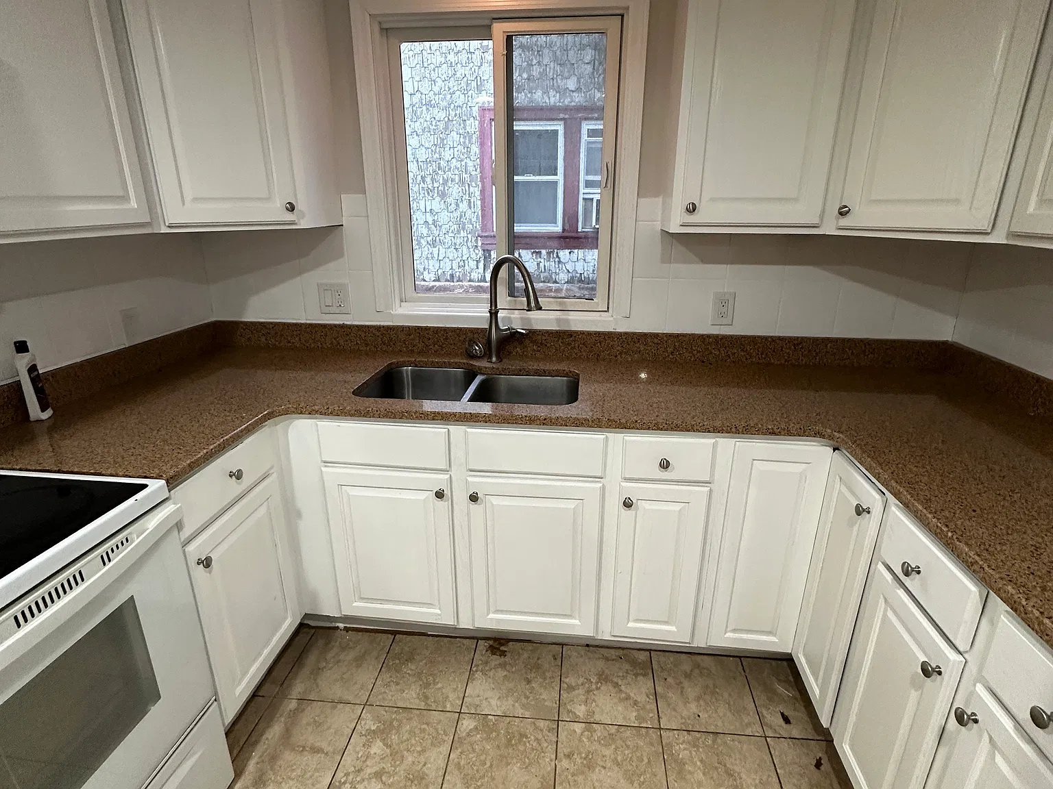 77 Gibbs St — Photo 2