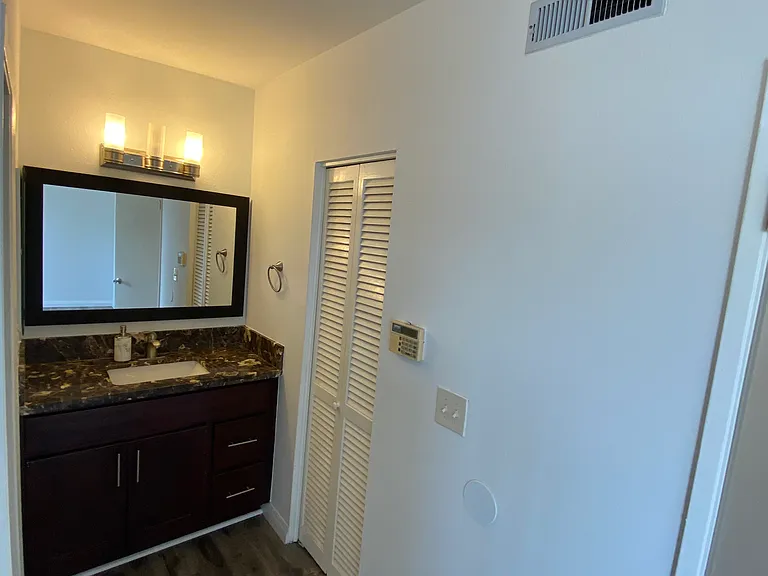 2900 Madison Ave #B21 — Photo 5