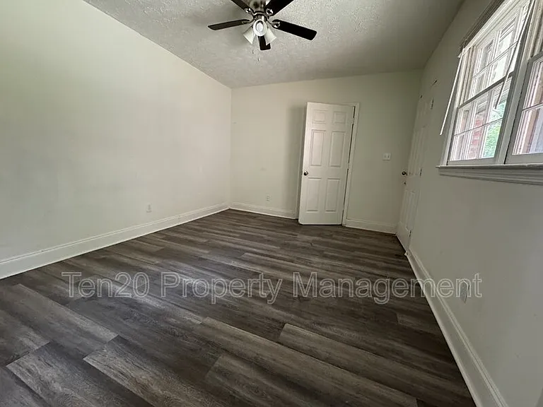 4702 Harbin St — Photo 14