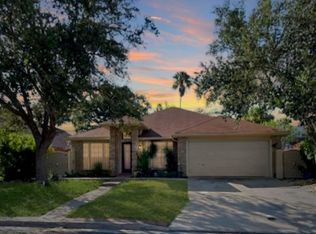 1415 Alameda Dr, Laredo, TX 78045