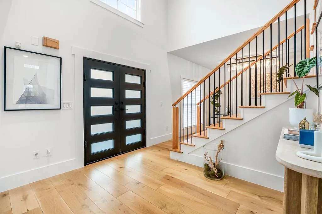 5 bed, 4.5 bath, 2283 sqft, $7,500 — Photo 3
