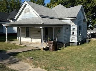 410 N 5th St, Elsberry, MO 63343