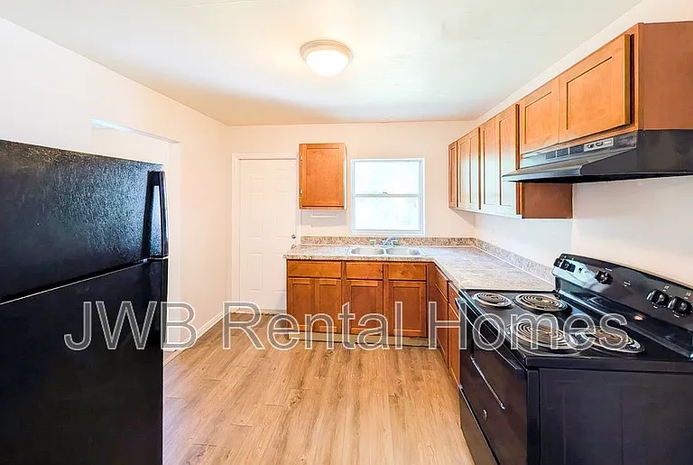 2216 Barlad Dr — Photo 2