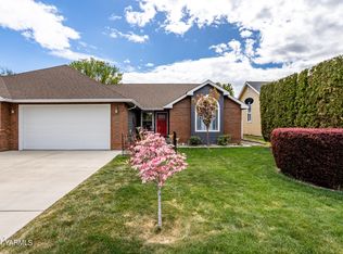 8602 Midvale Rd, Yakima, WA 98908
