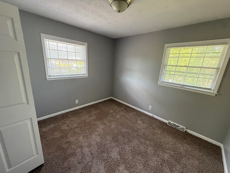 3612 River Park Dr — Photo 8