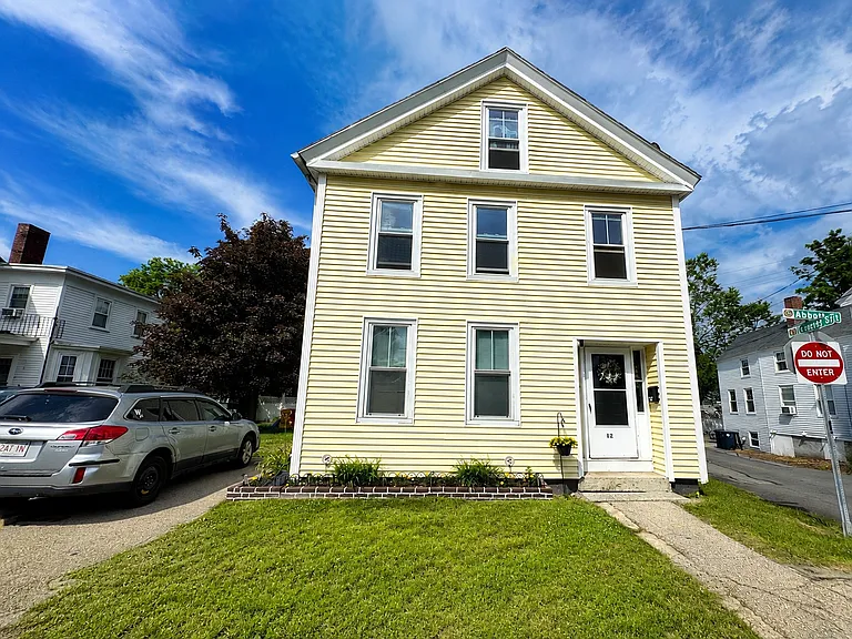 12 Abbott St #1/2 — Photo 2
