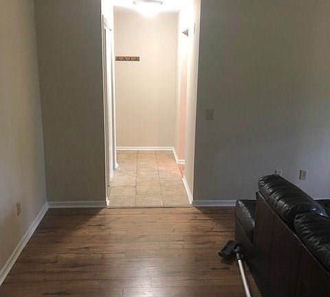 5th image of 23 Essex Ct