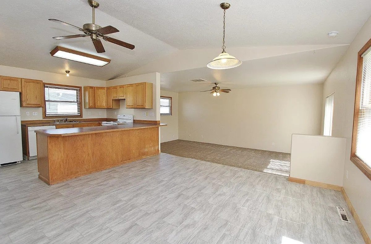 Building Photo - 1020 S Hayes Ave #B