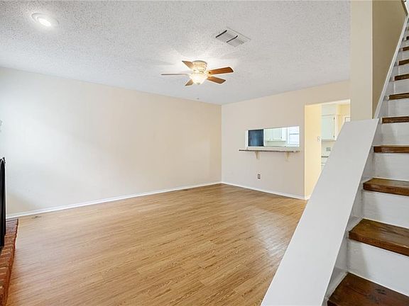 2nd image of 828 Banister Ln