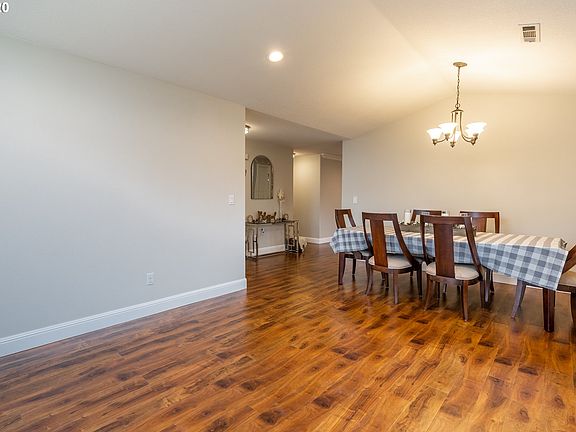 5th image of 7210 NE 90th Ave