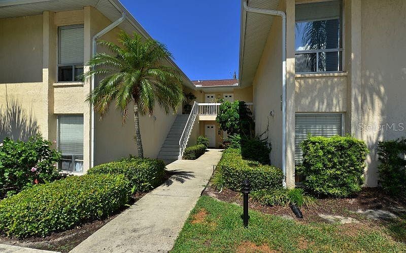 1st image of 2121 Wood St #223