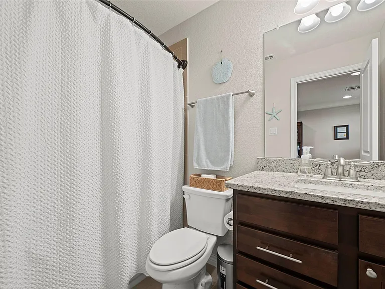 1201 Highknoll Ln — Photo 7