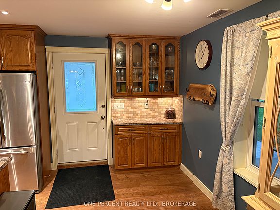 3rd image of 456 Millhaven Rd