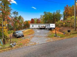 1352 Splashaway Rd, Newport, TN 37821