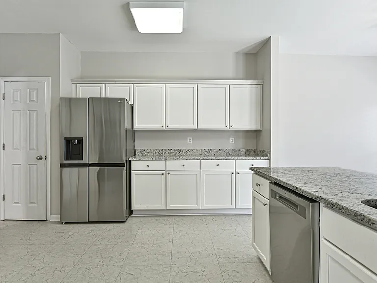 1326 Berwick Dr — Photo 10