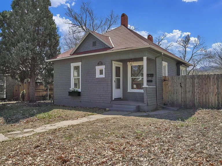 1519 W Cucharras St — Photo 2