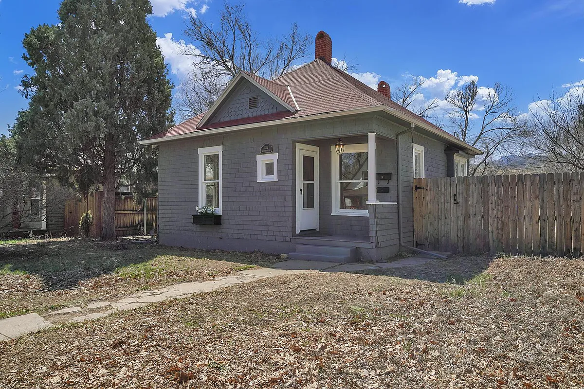 Building Photo - 1519 W Cucharras St