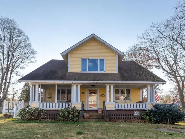 79 High St, Rockport, MA 01966