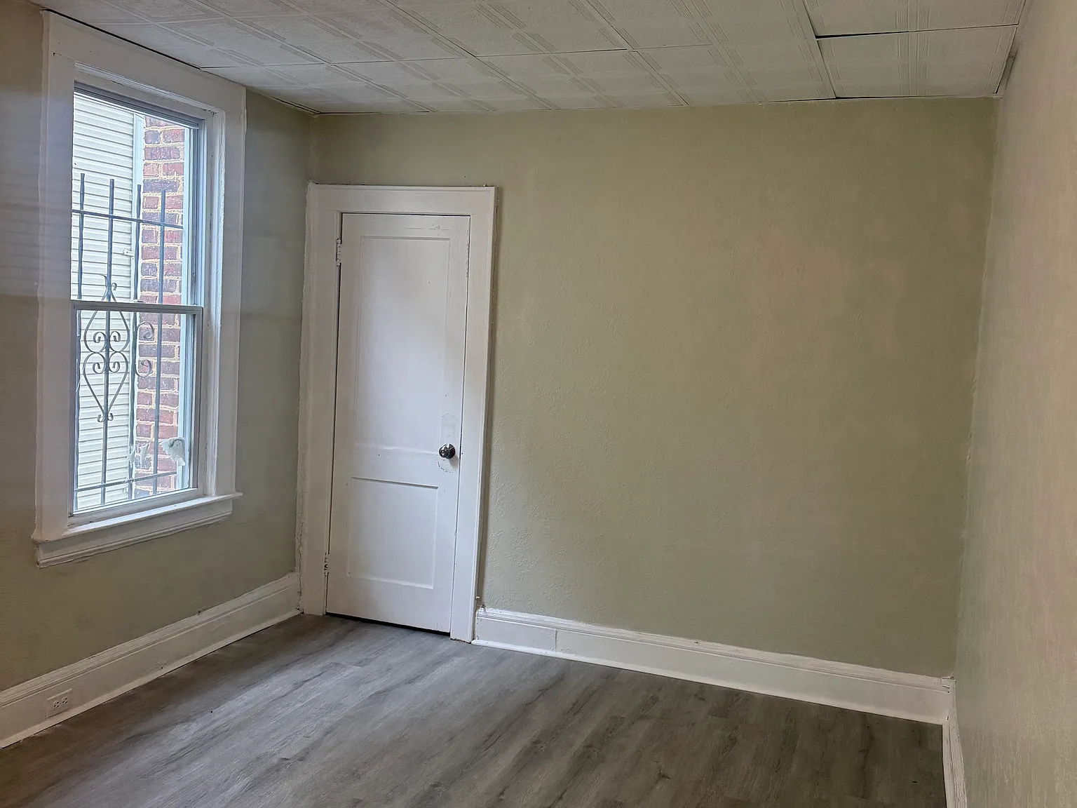 193 Shepard Ave — Photo 2