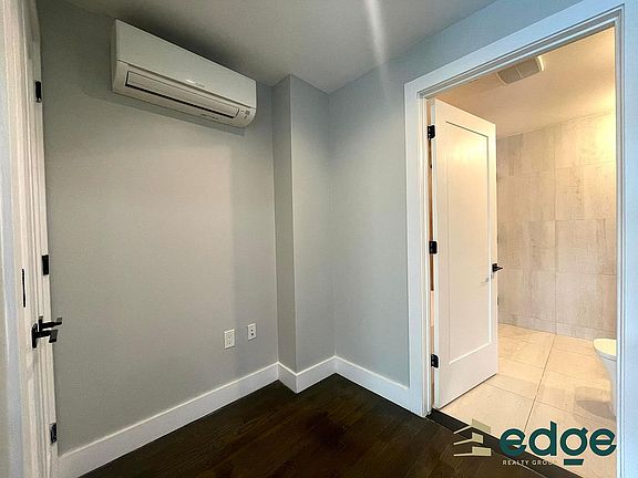 3rd image of 1994 Bergen St #1B