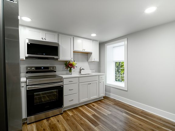 4th image of 409 S Leroy St #2